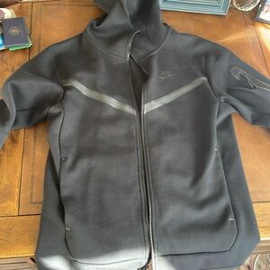 Black nike tech small